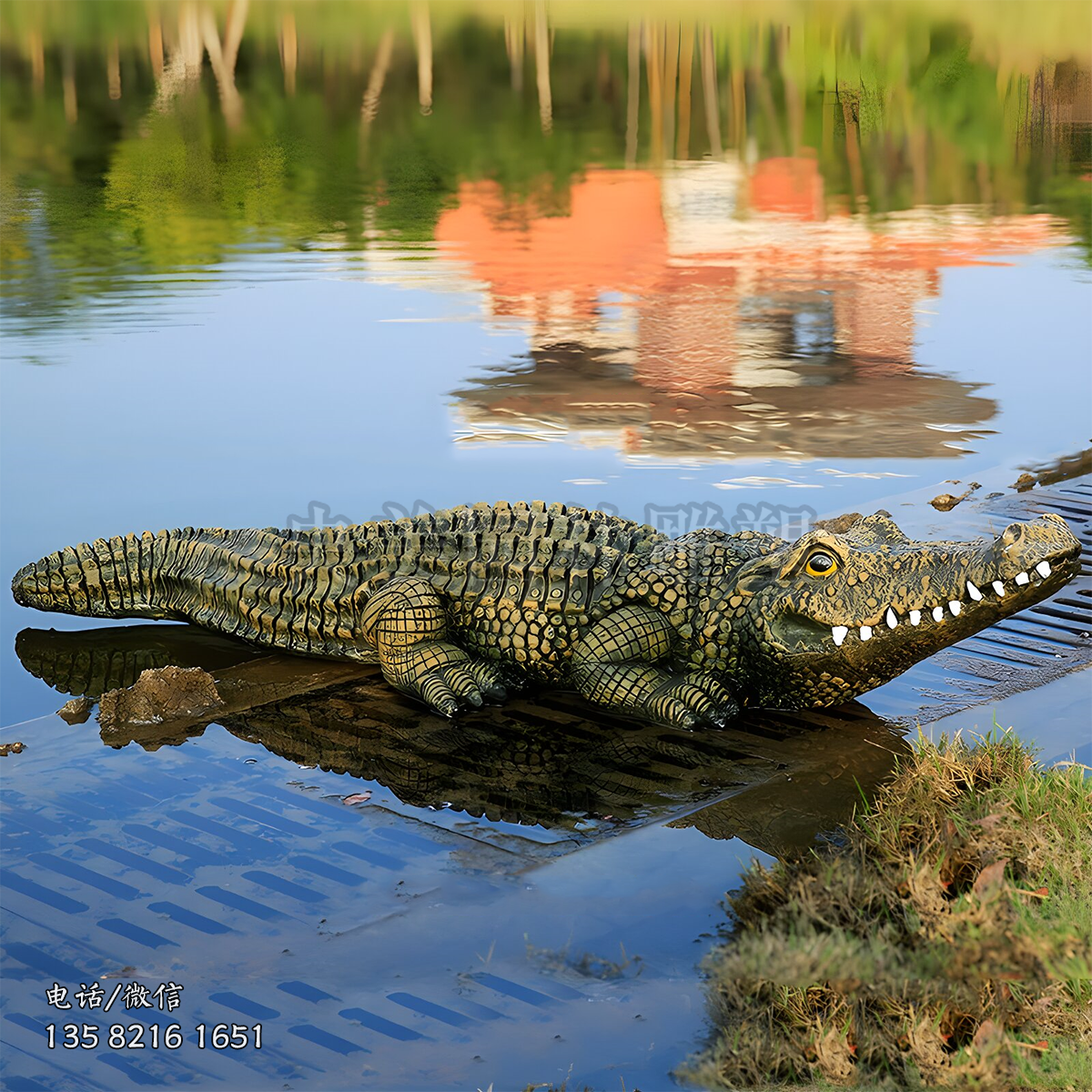 深綠色玻璃鋼仿真鱷魚(yú)雕塑