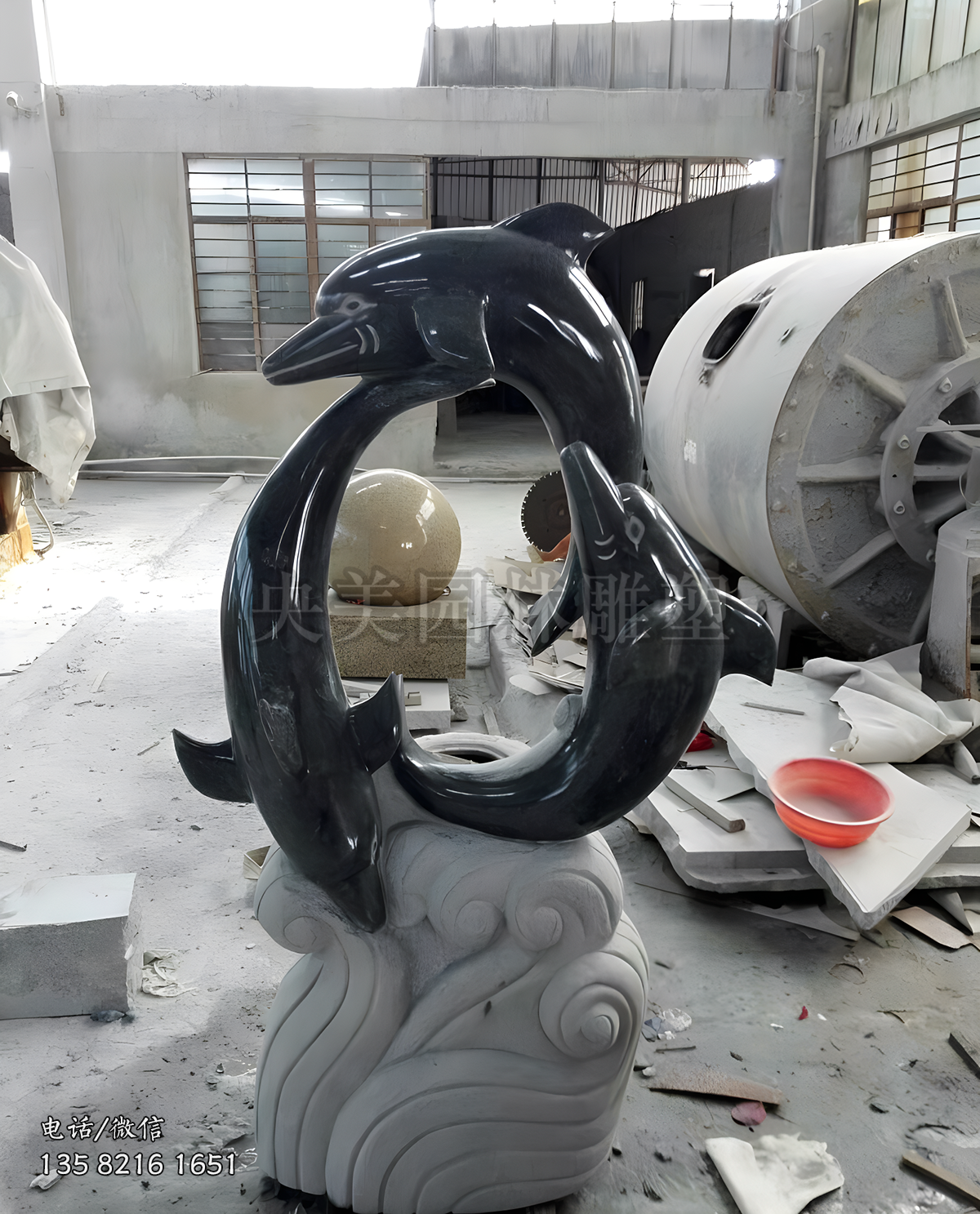 戲水海豚玻璃鋼雕塑