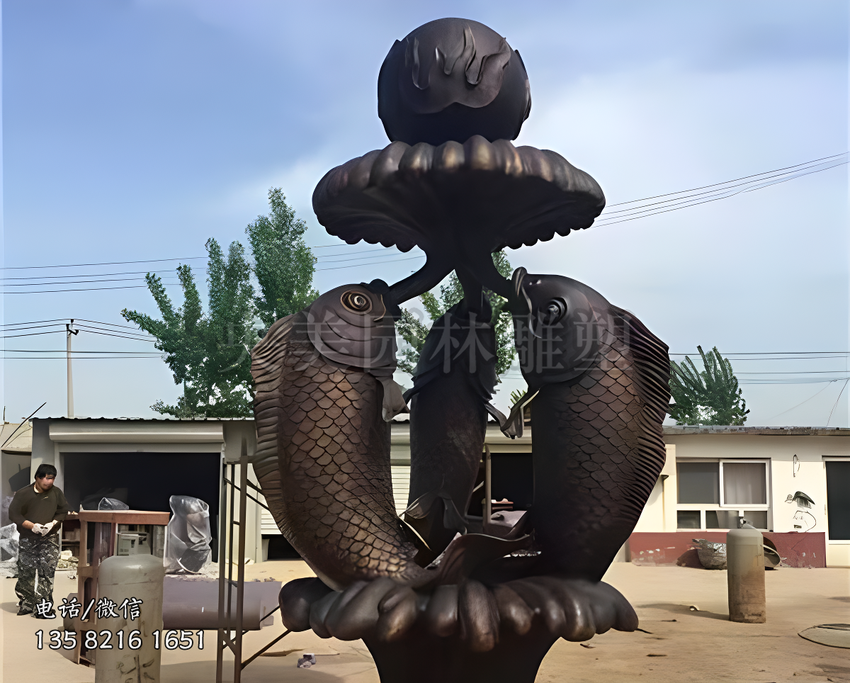 鑄銅鯉魚景觀噴泉雕塑