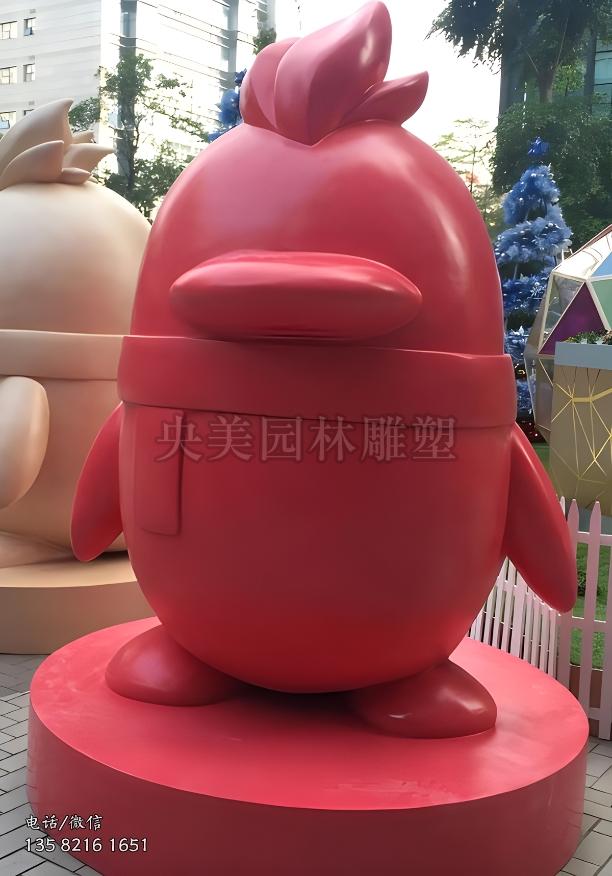 紅火色抽象企鵝雕塑