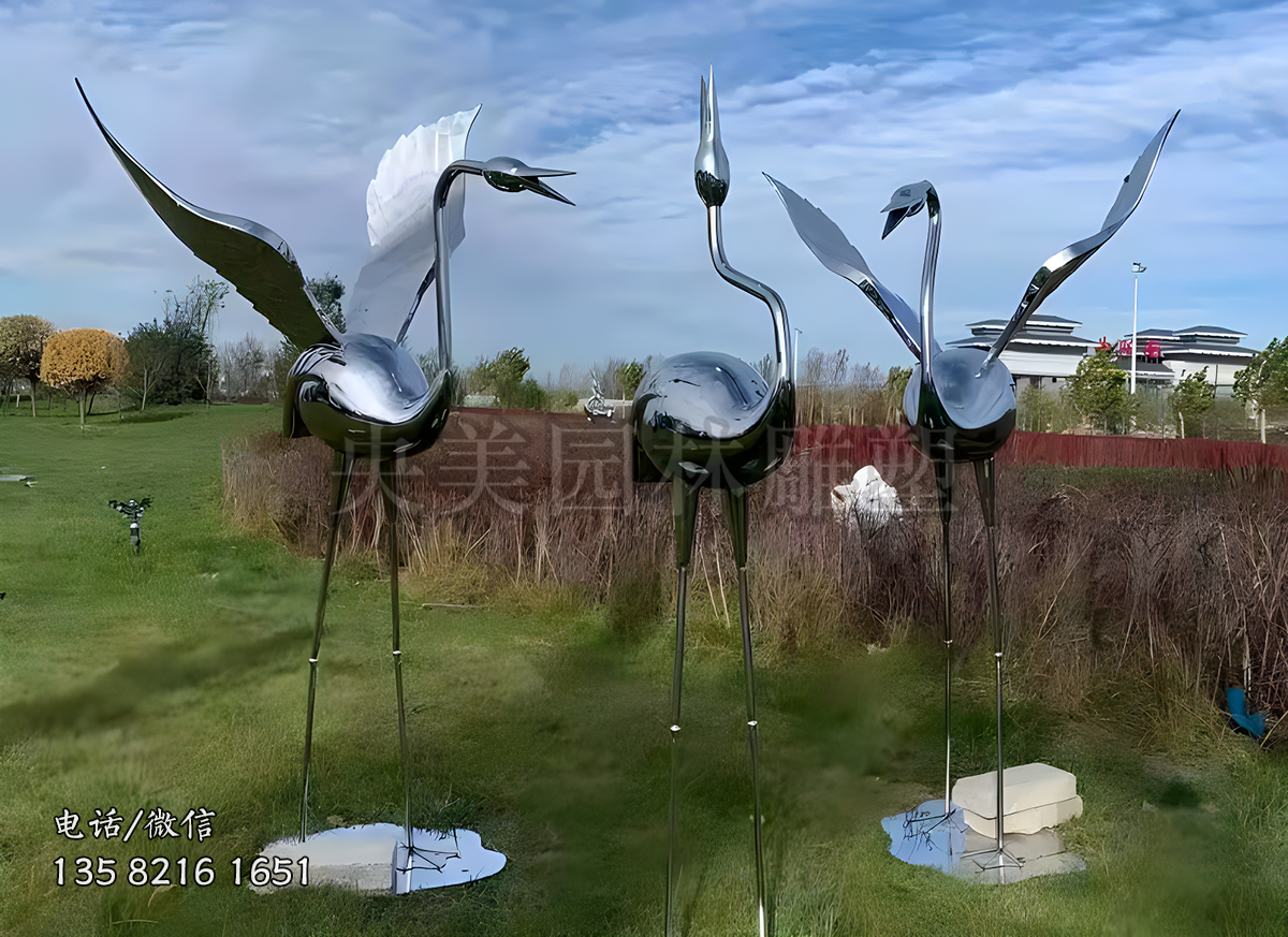 不銹鋼鏡面仙鶴雕塑
