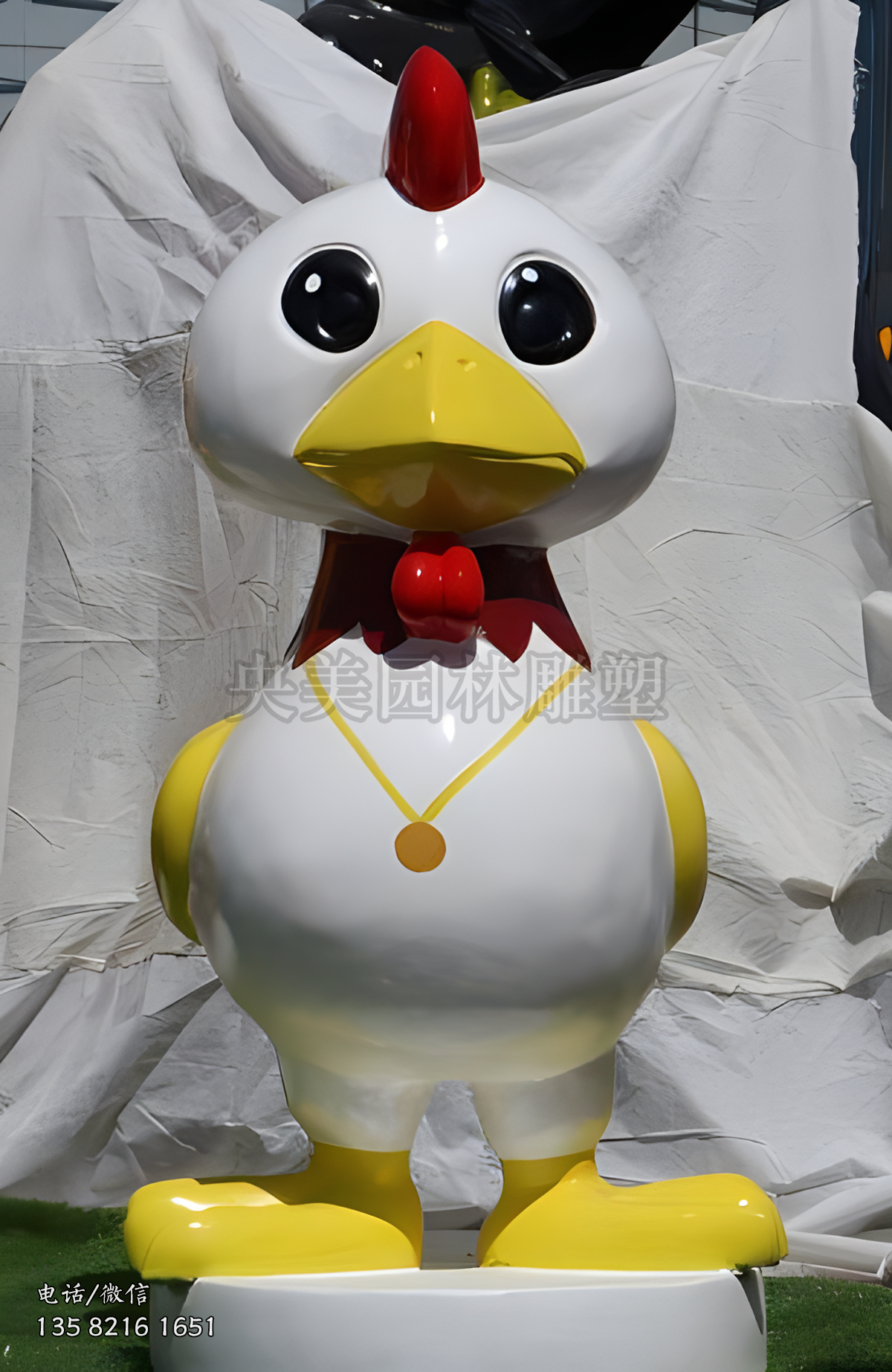 人立站姿卡通雞雕塑