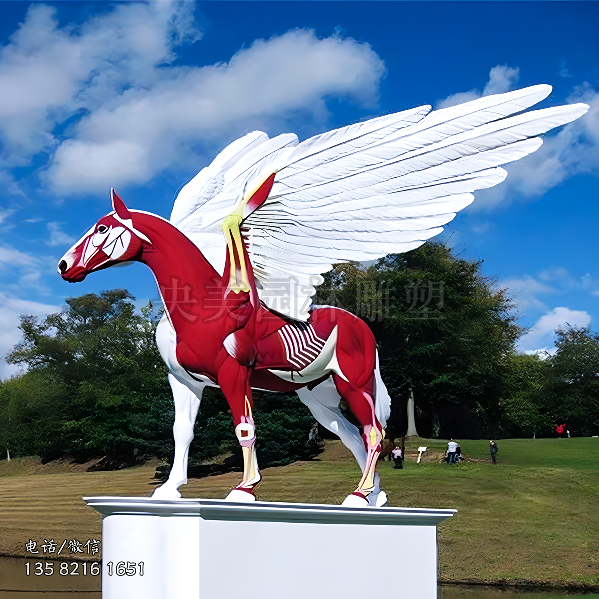 帶翅膀的玻璃鋼彩繪馬雕塑