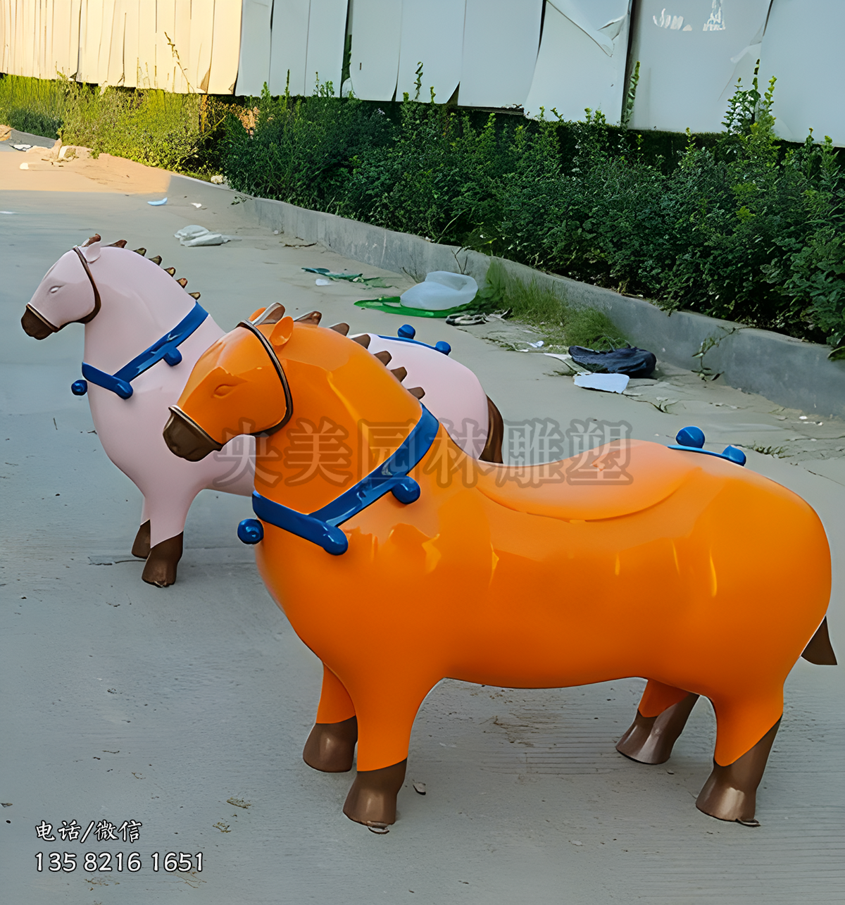 玻璃鋼抽象造型卡通馬雕塑