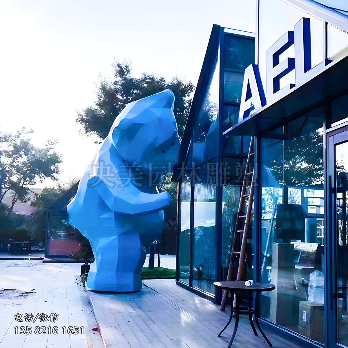 爬窗熊不銹鋼塊面動(dòng)物雕塑