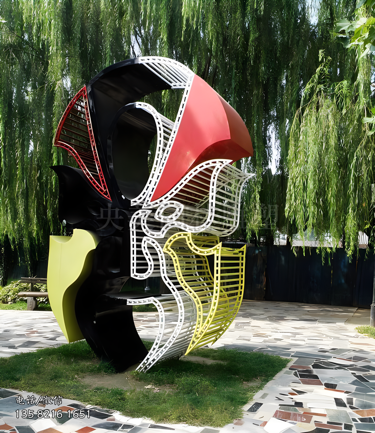 不銹鋼鏤空臉譜雕塑