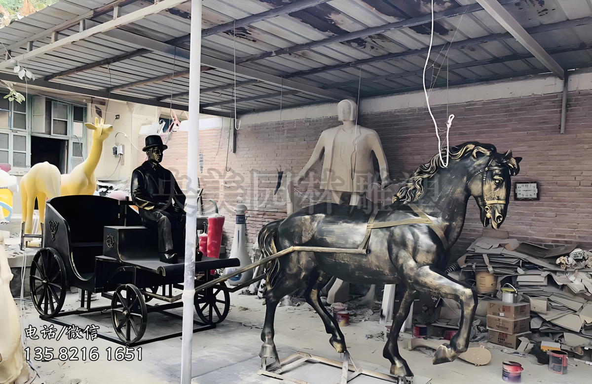玻璃鋼仿銅西方人物駕馬車雕塑