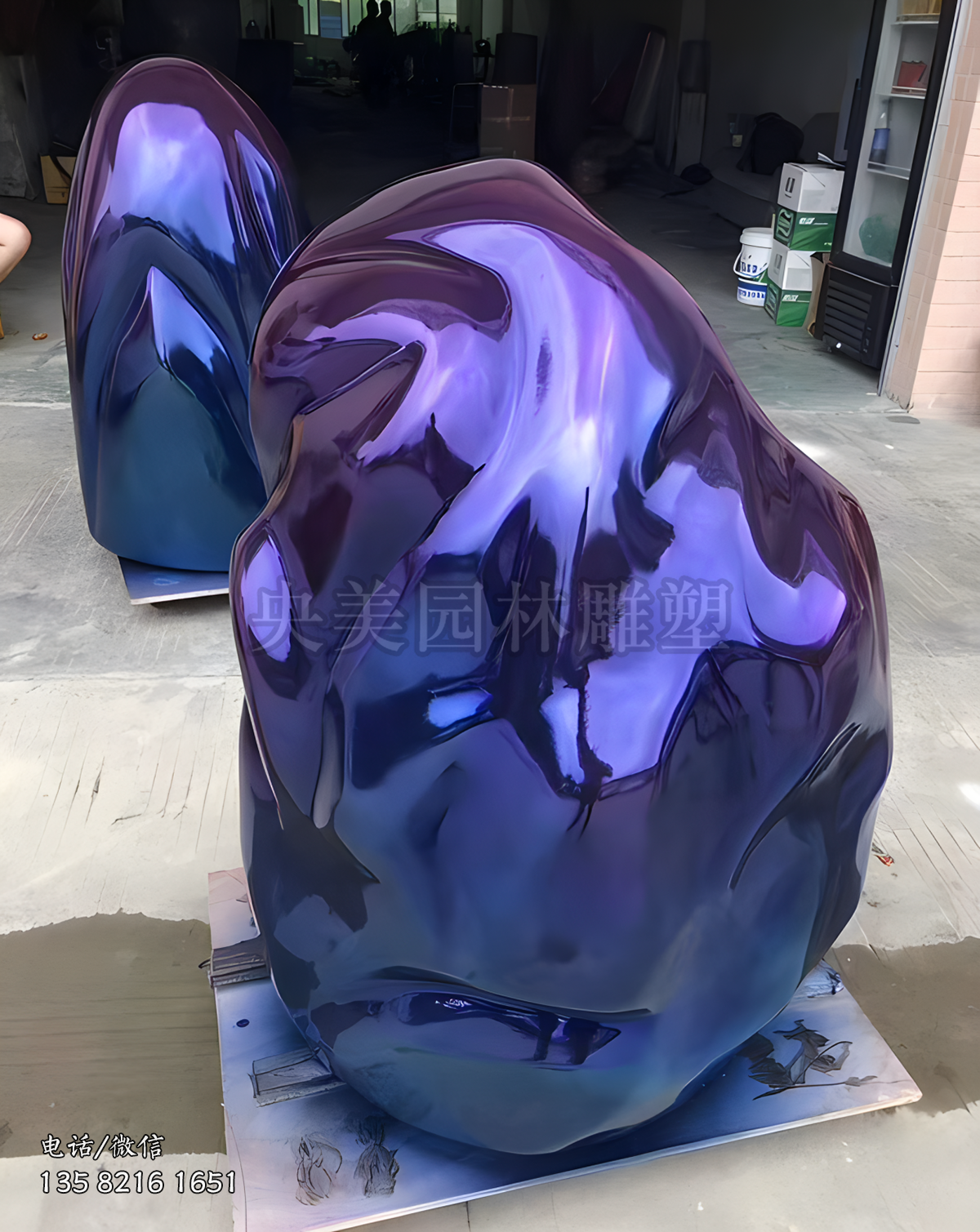 不銹鋼噴鍍石頭造型雕塑