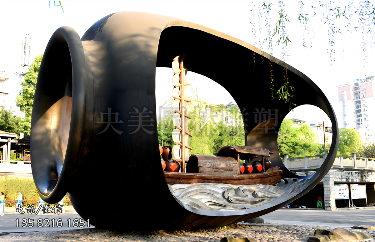 創(chuàng)意不銹鋼大型酒壇雕塑景觀